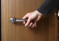 雅努斯指纹锁维修上门维修电话剖析：指纹锁反锁后如何轻松解锁？