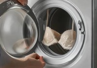斯麦格洗衣机24H服务专线解释:洗衣机清洗内衣技巧：文胸清洗不变形的方法