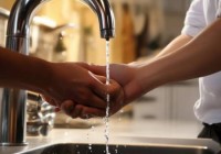 能率热水器24小时电话热线阐释:热水器小水管流水异常原因揭秘