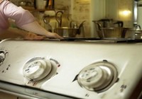 林内集成灶维修查询助手科普_集成灶与鸳鸯灶，实用对比：哪个更胜一筹？